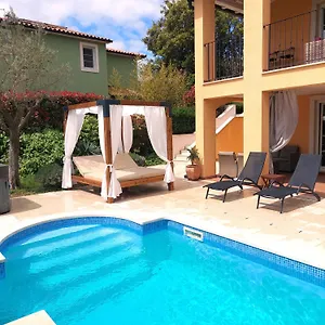  Villa Ari 8+2 Kroatien
